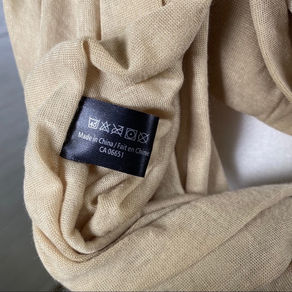 ⭐️SEE NEW LISTING⭐️Hot Steps Beige Foulard Scarf - Picture 5 of 6